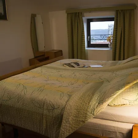 Apartmaji In Sobe Marija Jera