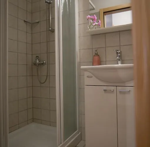 Apartma Apartmaji In Sobe Marija Jera