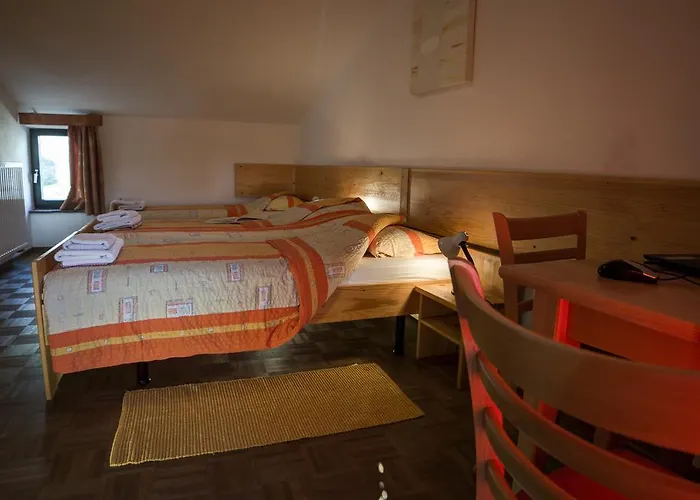 Apartma Apartmaji In Sobe Marija Jera